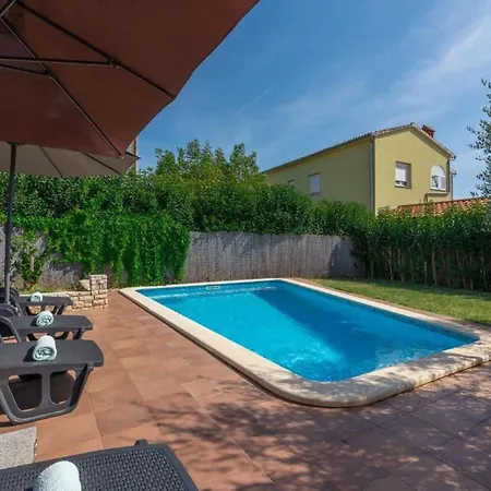 Nyaraló Lucas By Interhome Novigrad Istria